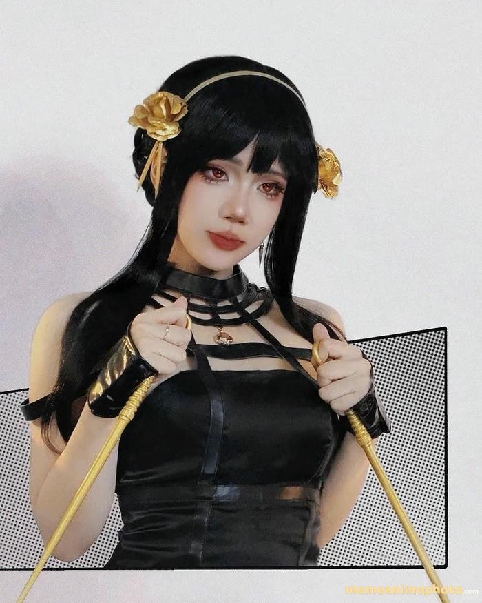 Yor Forger cosplay (29)