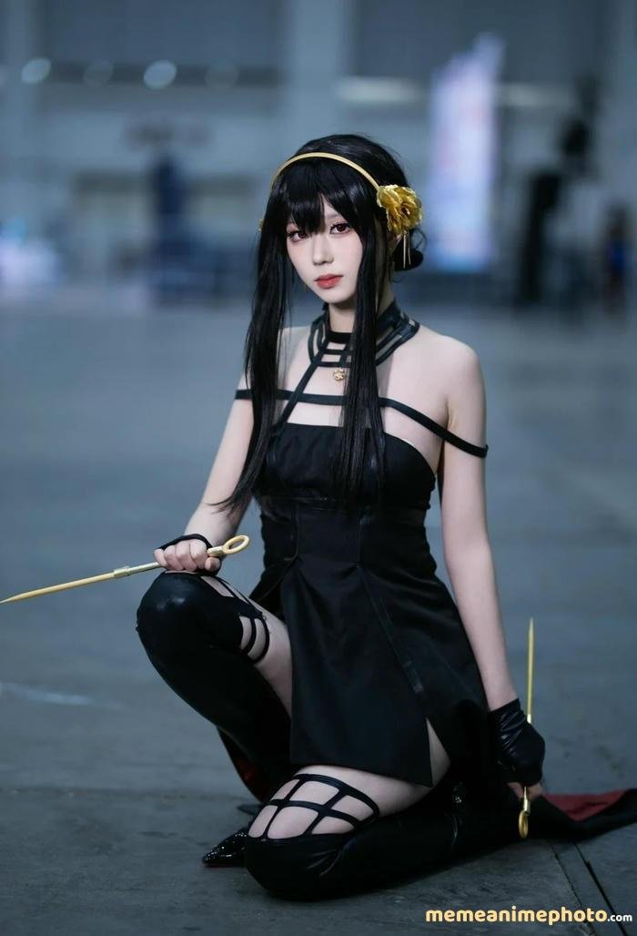 Yor Forger cosplay (35)