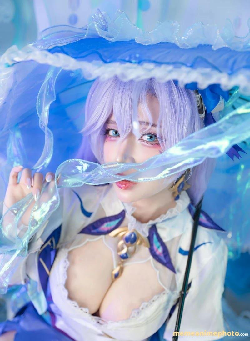 ảnh cosplay anime vú khủng