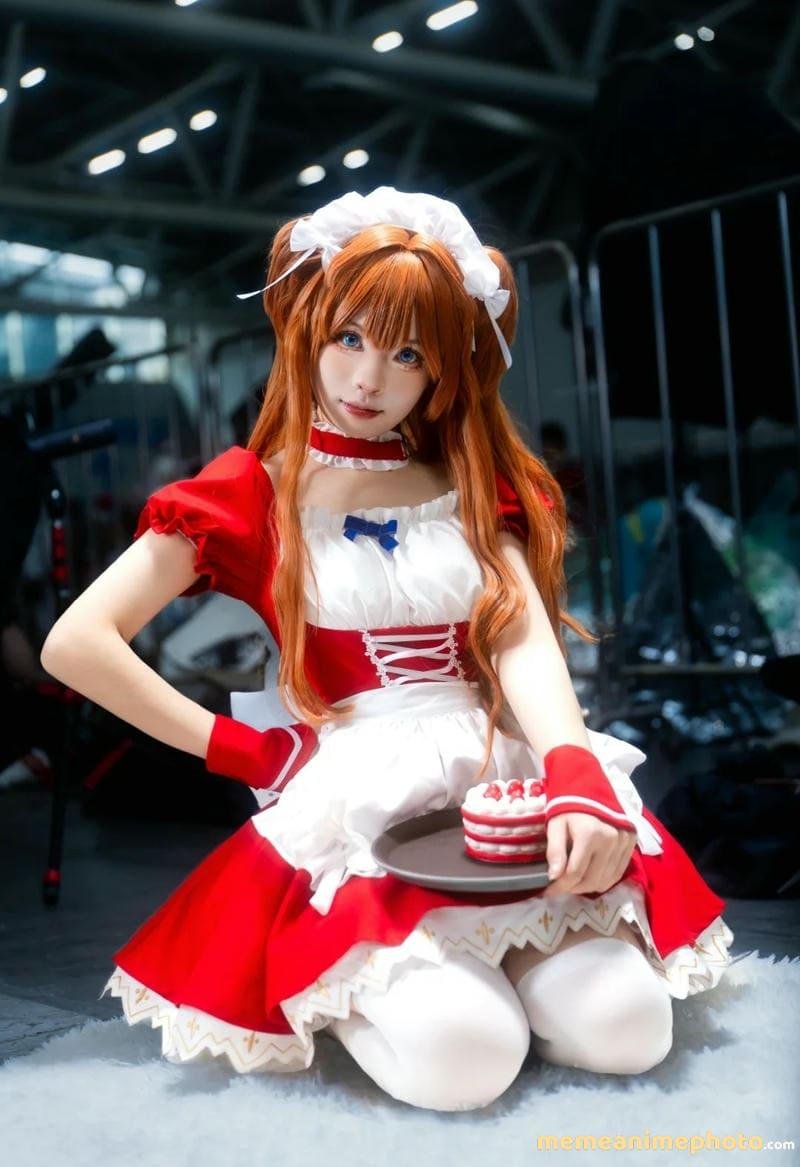 cosplay hầu gái đỏ