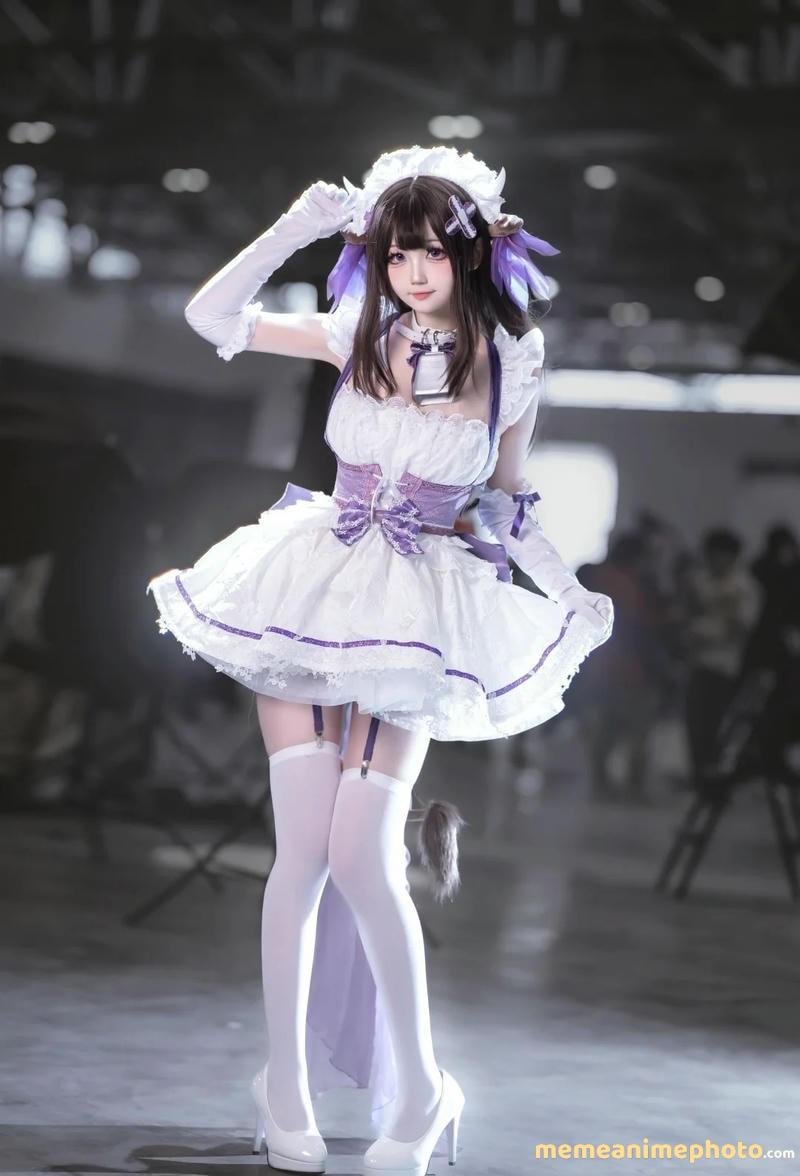 cosplay hầu gái meme