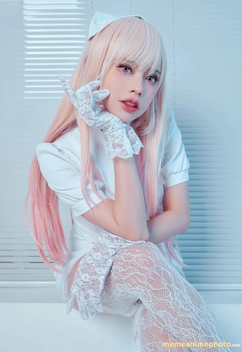 cosplay y tá hàng nóng