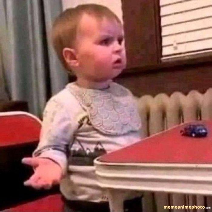 tuyệt vọng meme em bé