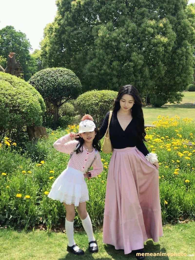 Bộ hình ảnh mẹ và con gái ấm áp