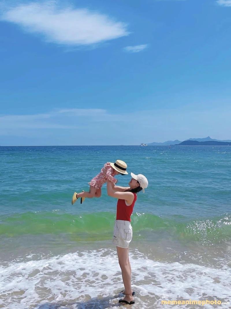 Xem ảnh mẹ và con gái vui vẻ